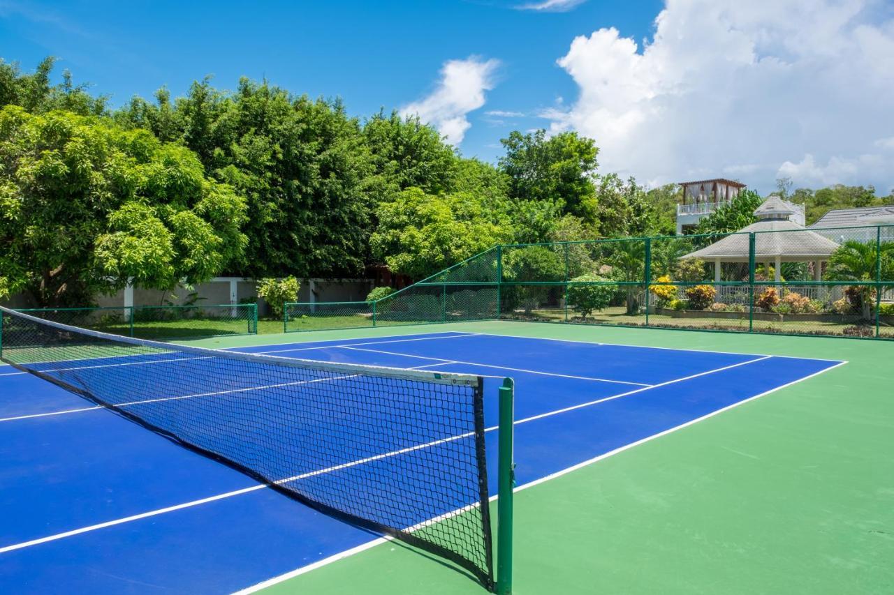 Mais Oui Tennis&Spa Villa Discovery Bay Extérieur photo